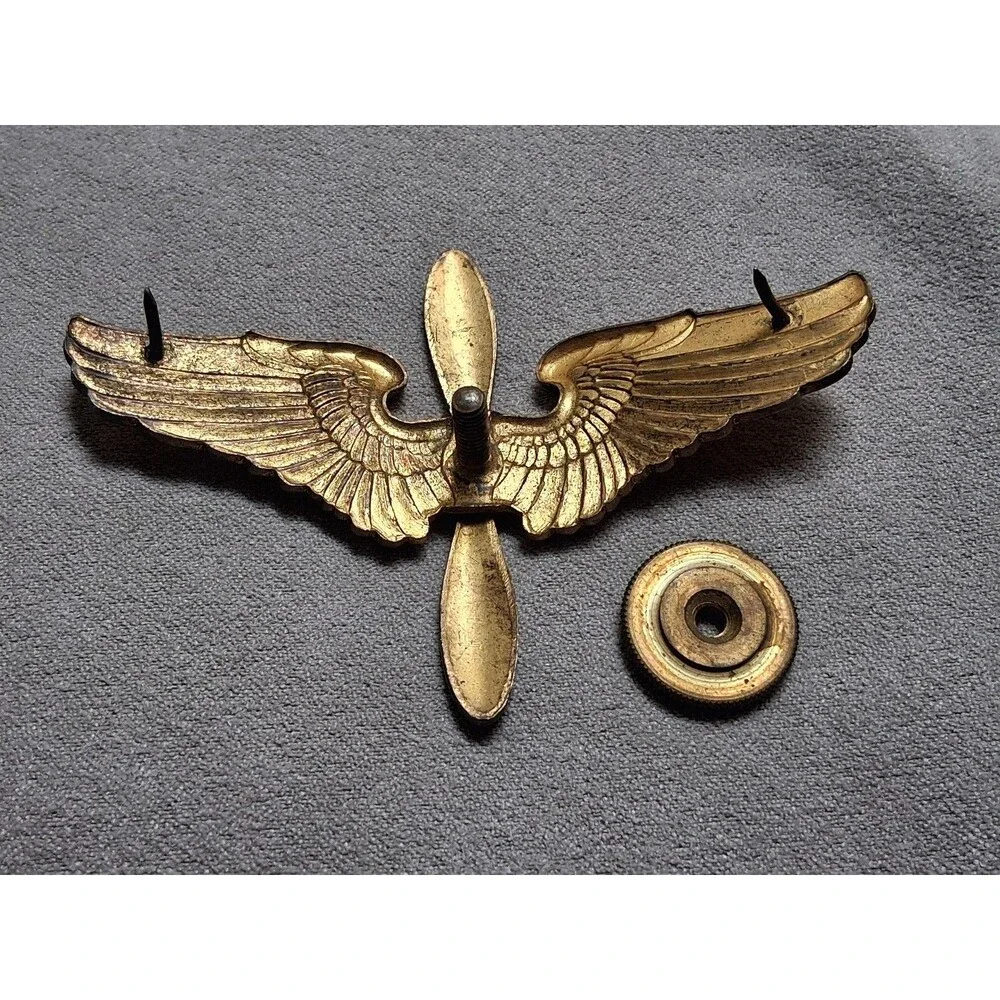 World War II U.S. Army Air Forces Aviation Cadet Propeller and Wings Insignia
